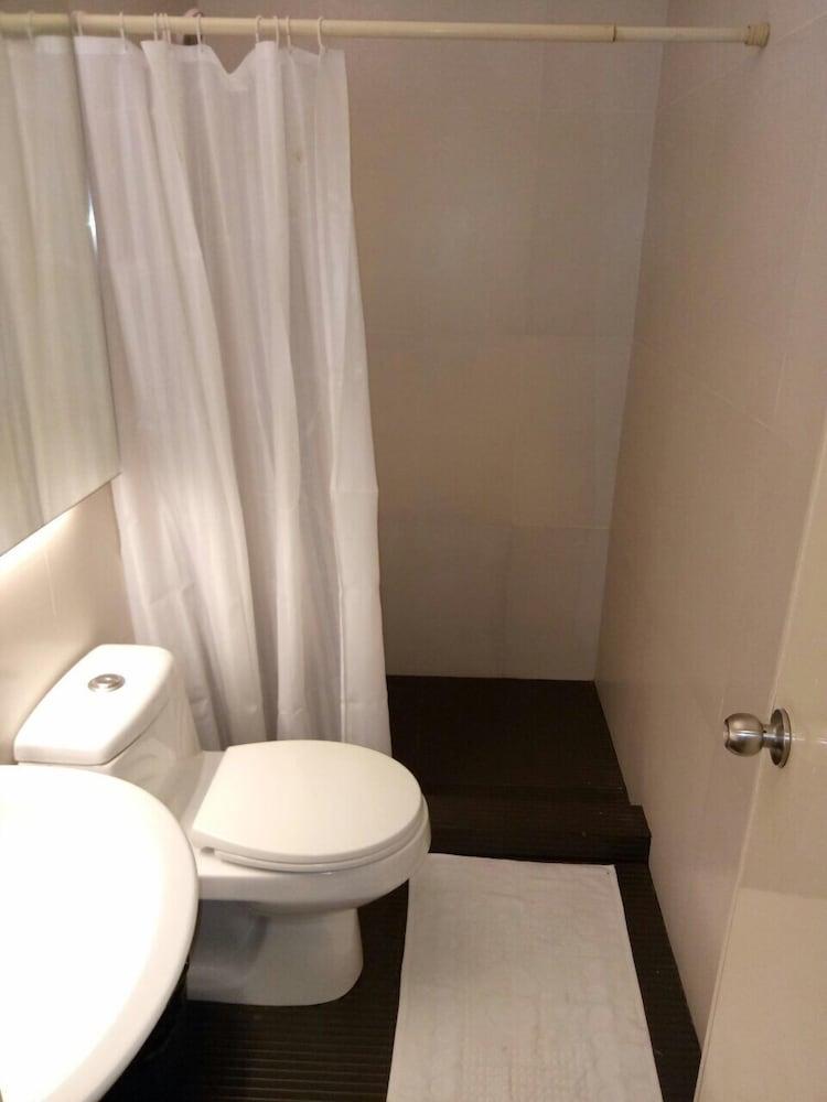 Dragonlink Suites Makati City Exterior photo
